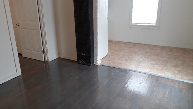 Photo - 2710 8th Ave