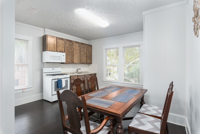 Photo - 2680 Post St