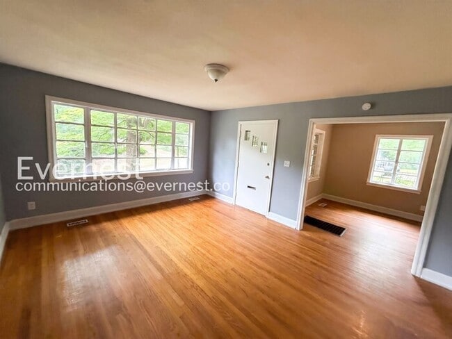 Photo - 848 Vanderbilt St