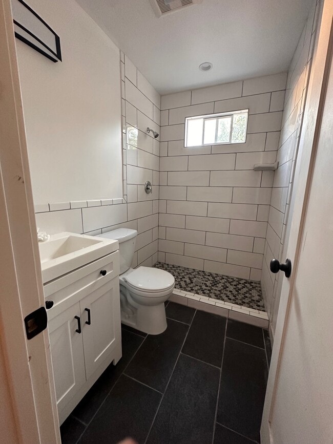Bathroom - 2146 Felspar St Unit 2146