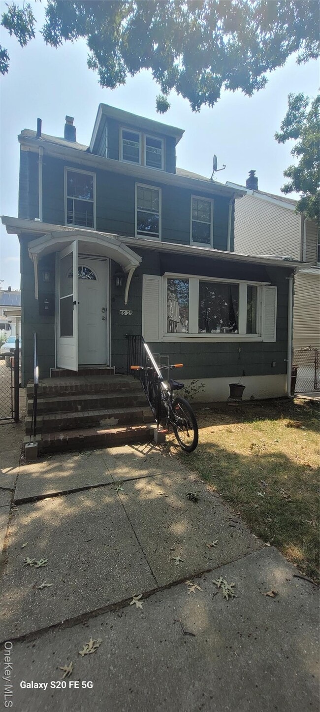 Photo - 88-25 Lyman St