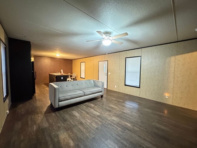 Photo - 3 Bed 2 Bath Mobile Home