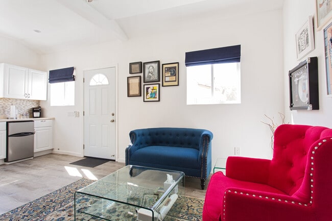 Building Photo - 3309 1/2 London St Unit Detached Silver Lake ADU