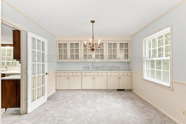 Photo - 321 Shaftesbury Ln