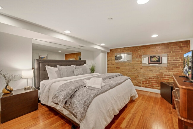 Photo - 329 N West Ave Unidad ID1221798P