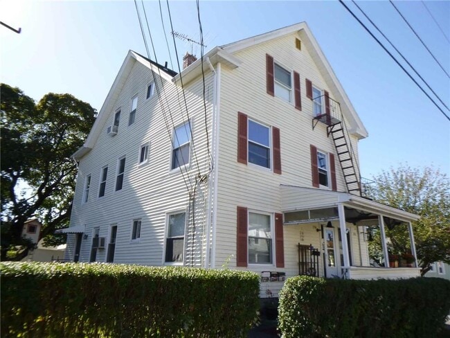 Building Photo - 196 Francis Ave Unit 2