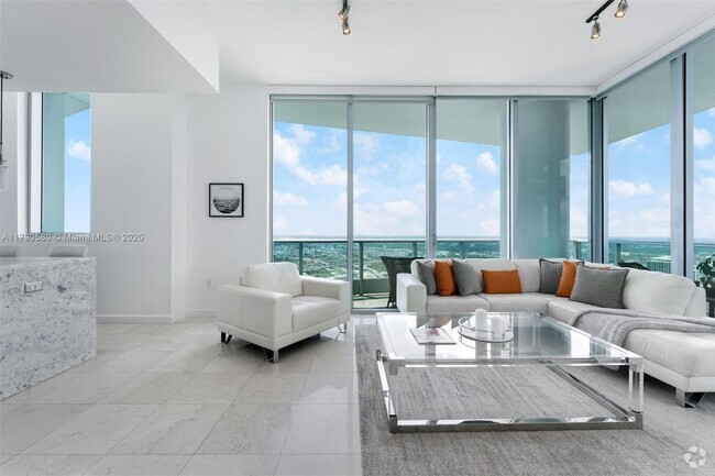 Building Photo - 900 Biscayne Blvd Unit 5812 Rental