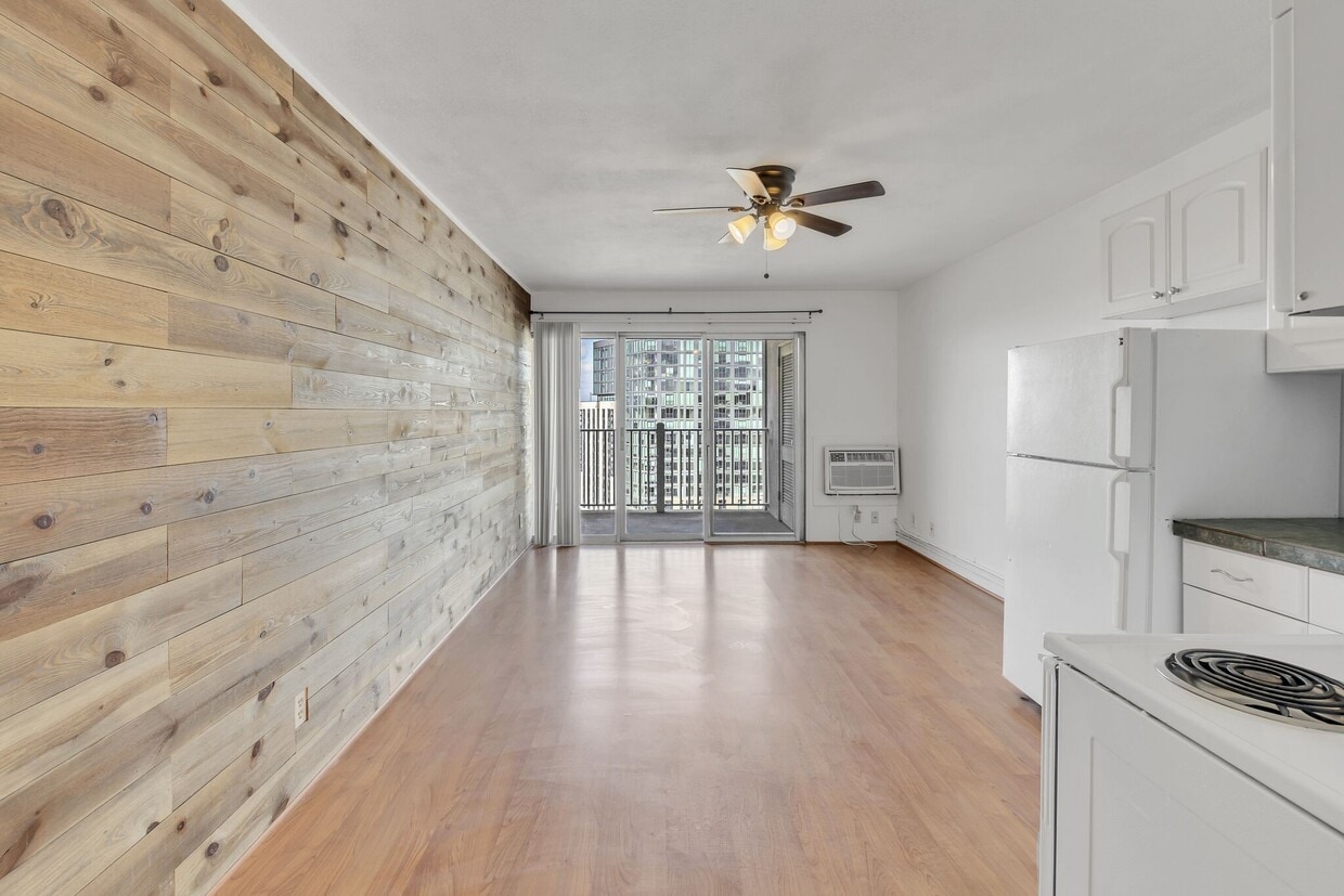 Photo - 3415 West End Ave (Nashville, TN)