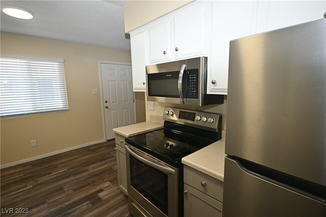 Building Photo - 2508 N McCarran St Unit 4