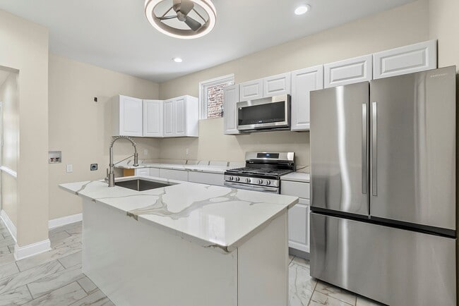 Photo - 4704 W Monroe St