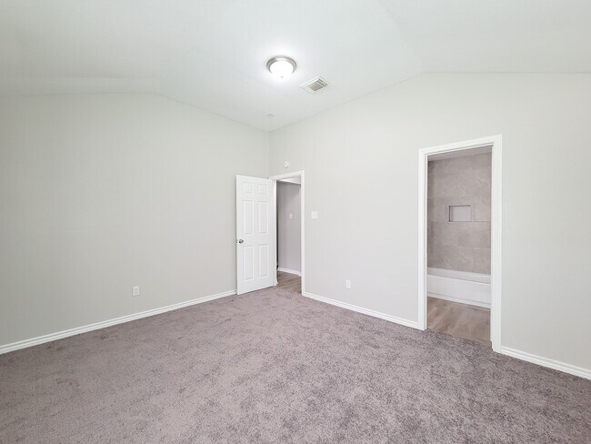 Photo - 15814 Murrelet Ct