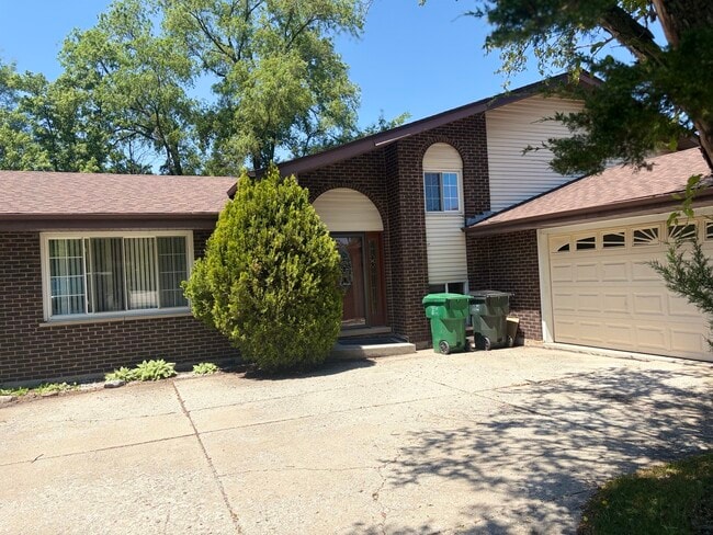 Building Photo - 14310 Mallard Dr