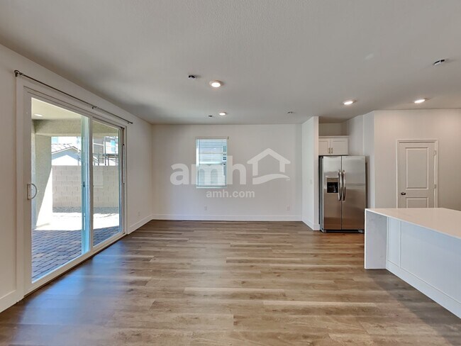 Photo - 5856 Vaes Dothrak St