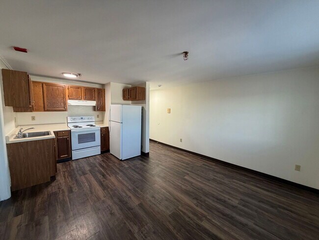 Building Photo - 261 Pine St Unit 46