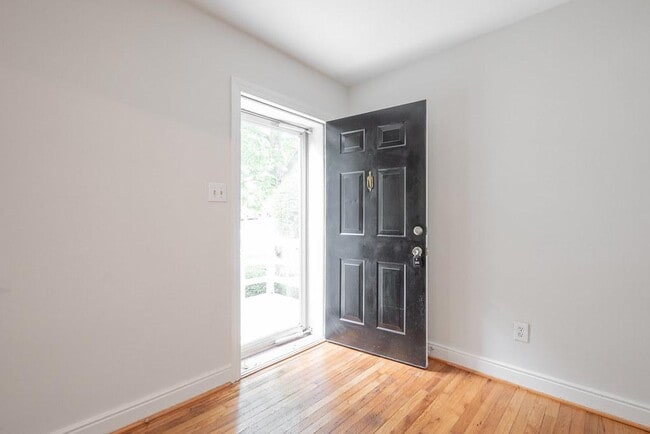 Photo - 6408 W Grace St