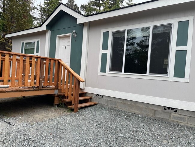 Building Photo - 2168 Unit 63575