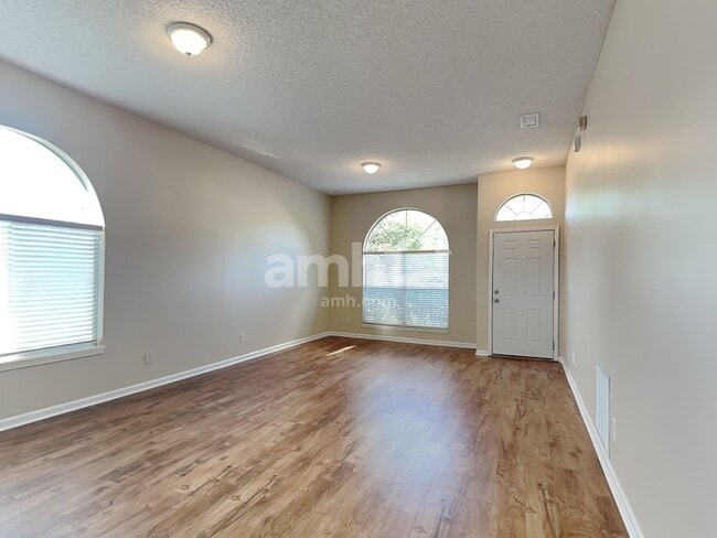 Photo - 12782 Guernsey St