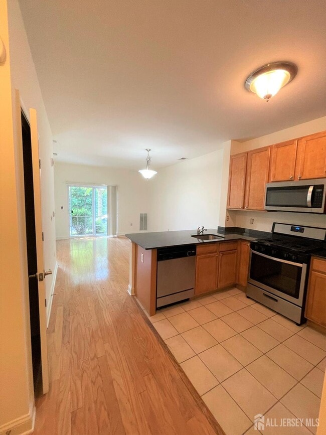 Photo - 13 Hughes Cir