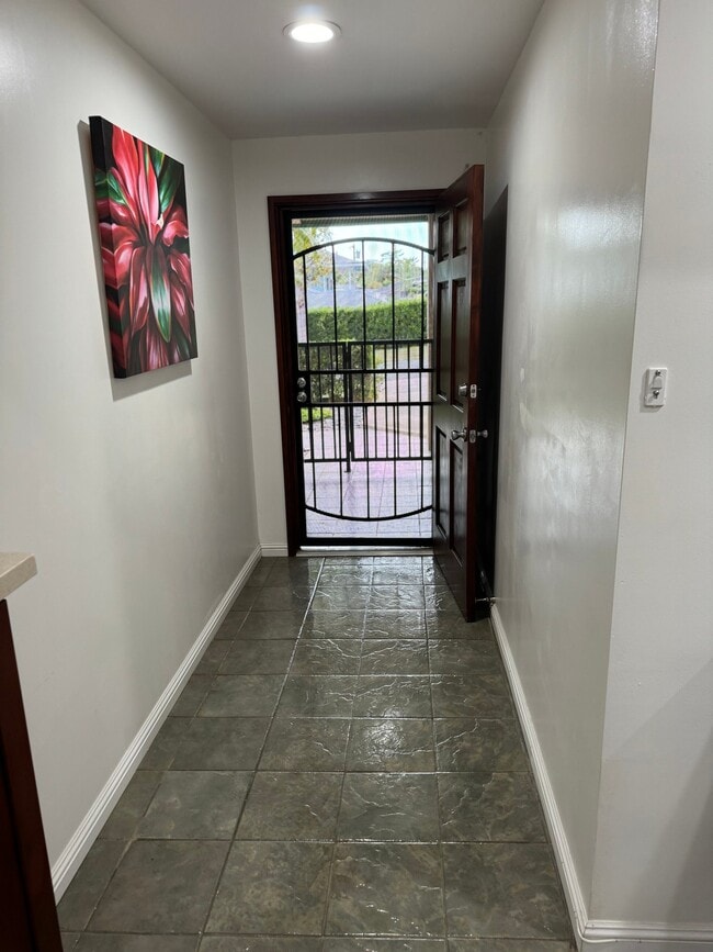 Photo - 610 Uluoa St Unidad B