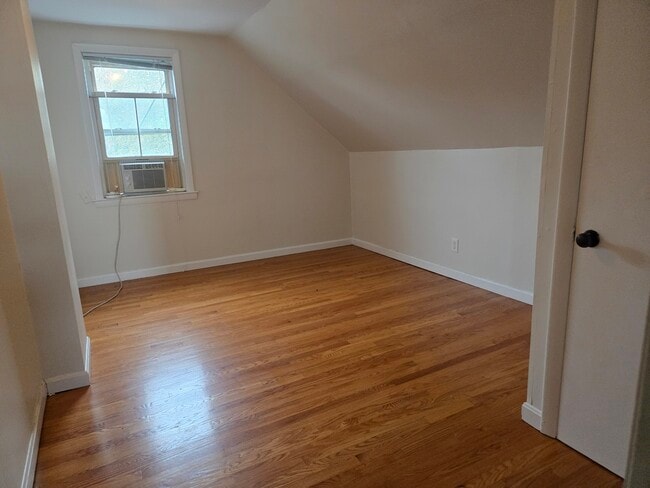 Photo - 124 Bacon St Unit B