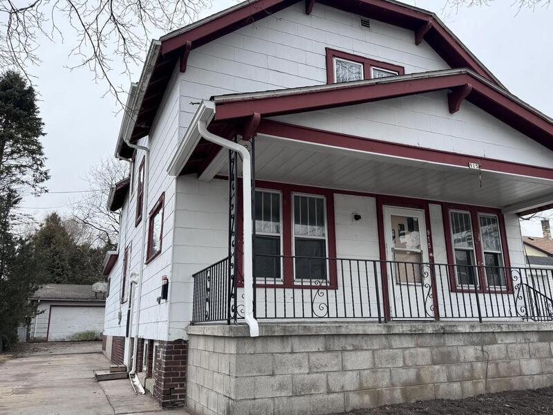 Photo - 915 Columbus St