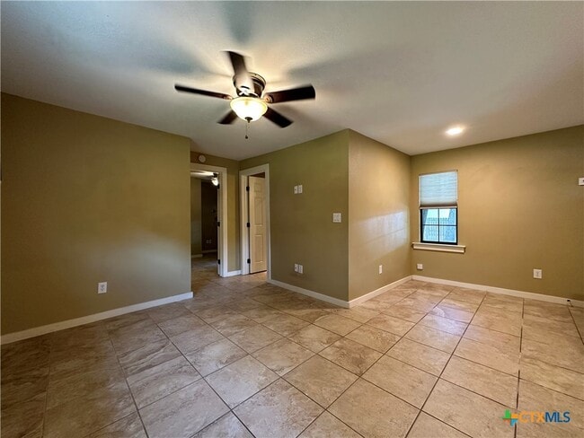 Photo - 818 W Hopkins St