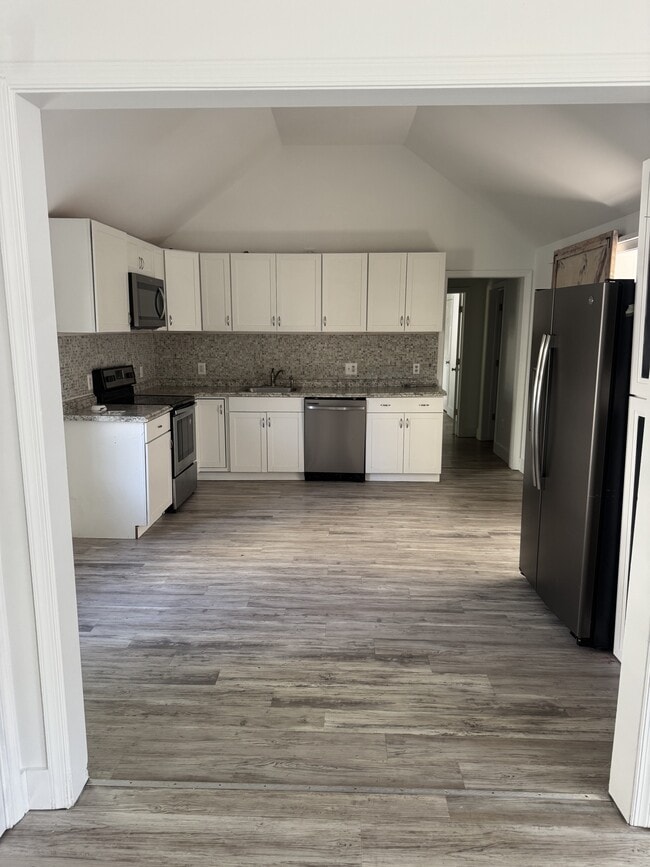 Photo - 205 E East St