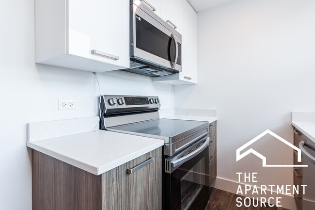 Photo - 940 W Carmen Ave