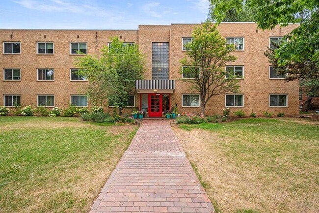Building Photo - 525 Jackson St
