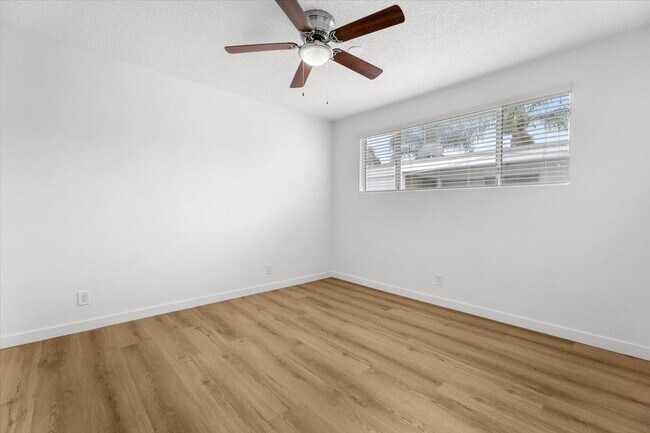 4458 Woodman Ave