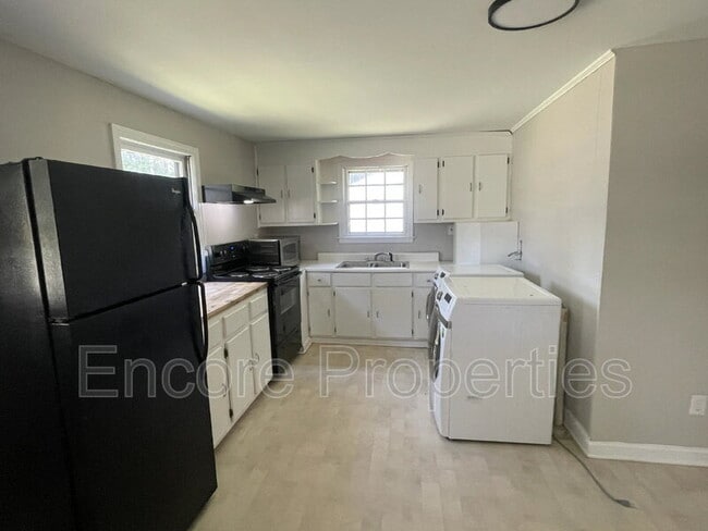 Photo - 1102 Ferndale Ln