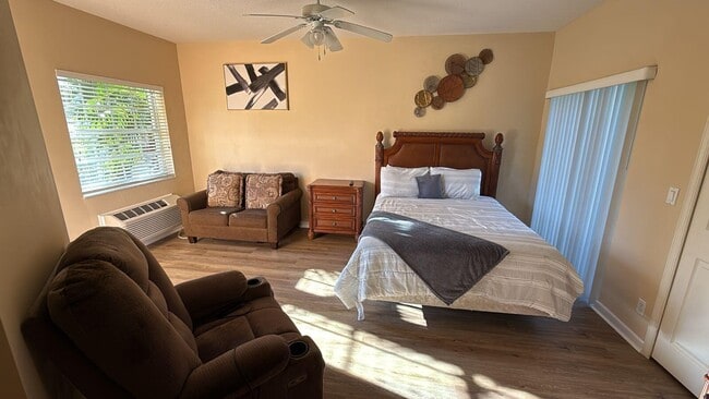 Building Photo - 8294 Mulligan Cir Unit B