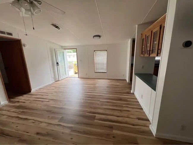 Photo - 239 Sweet Gum St