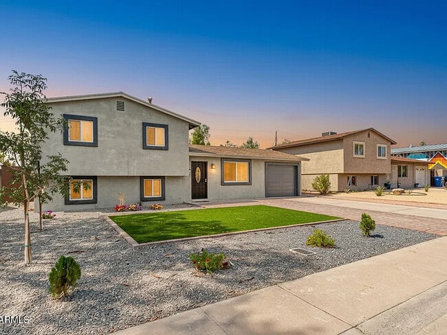 Photo - 703 E Taylor St