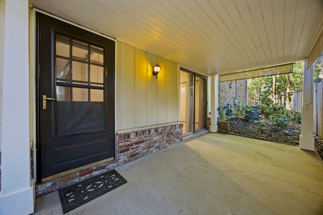 Photo - 943 Ferncliff Rd NE Unidad C