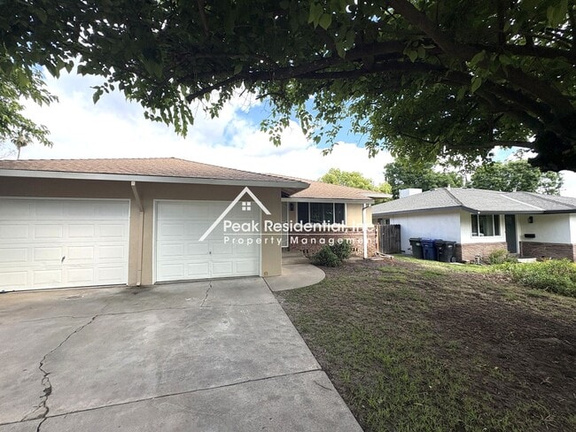 Photo - Updated 2bd/1ba Sacramento Duplex