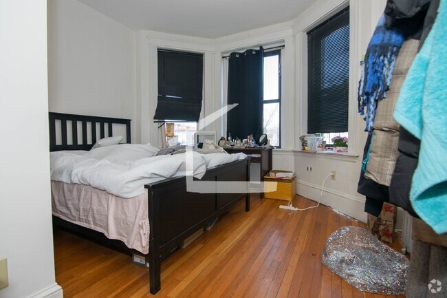 Building Photo - 1242 Commonwealth Ave Rental