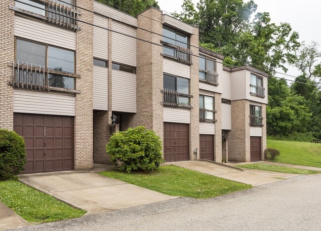 White Oak Village: Townhomes