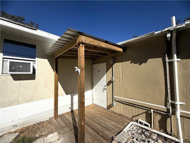 Photo - 8239 Suncoast Dr Apartamento Unidad 8239 Suncoast Dr. B