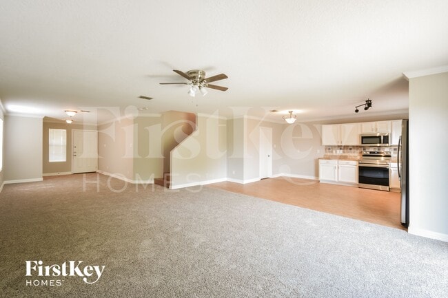 Photo - 5910 Campus Park