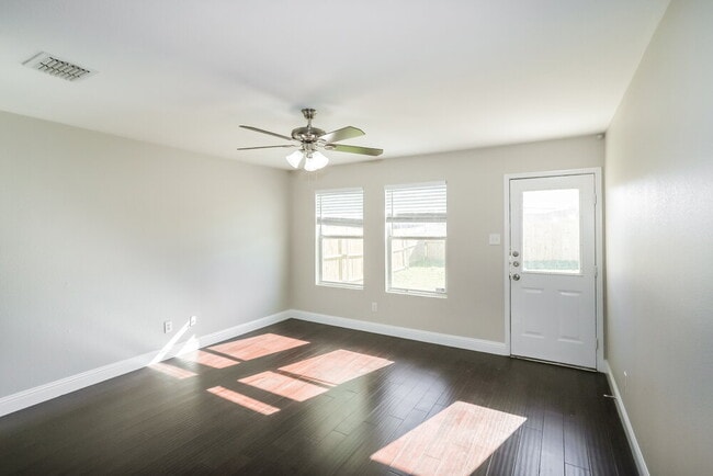 Photo - 1428 Waterford Dr