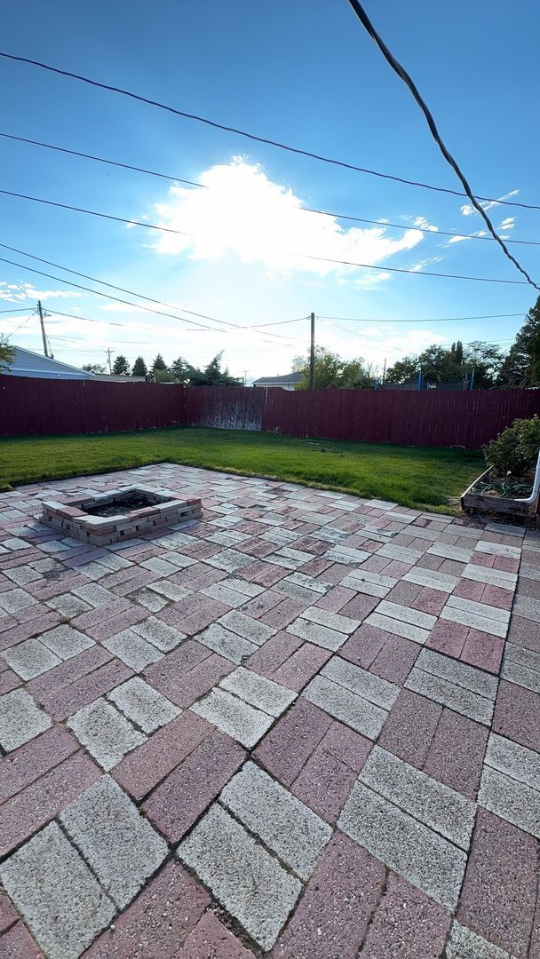 Photo - 1374 Maple Dr