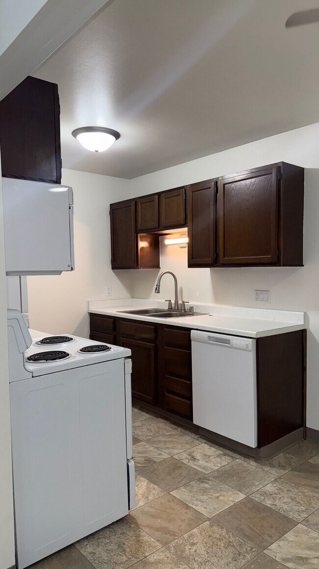 Photo - Lower 2-Bedroom | Heat Included & Fully Renovated Unit 421-01 Lower 2 Bedroom
