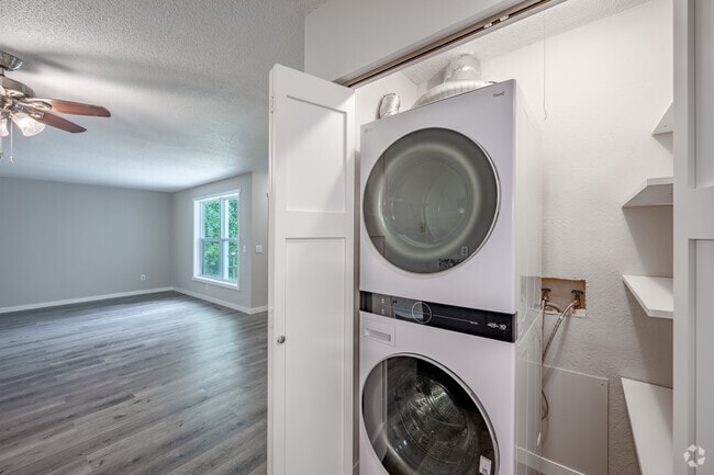 2BR, 2BA - 838SF - Side-By-Side - Laundry - Cottages of Stillwater