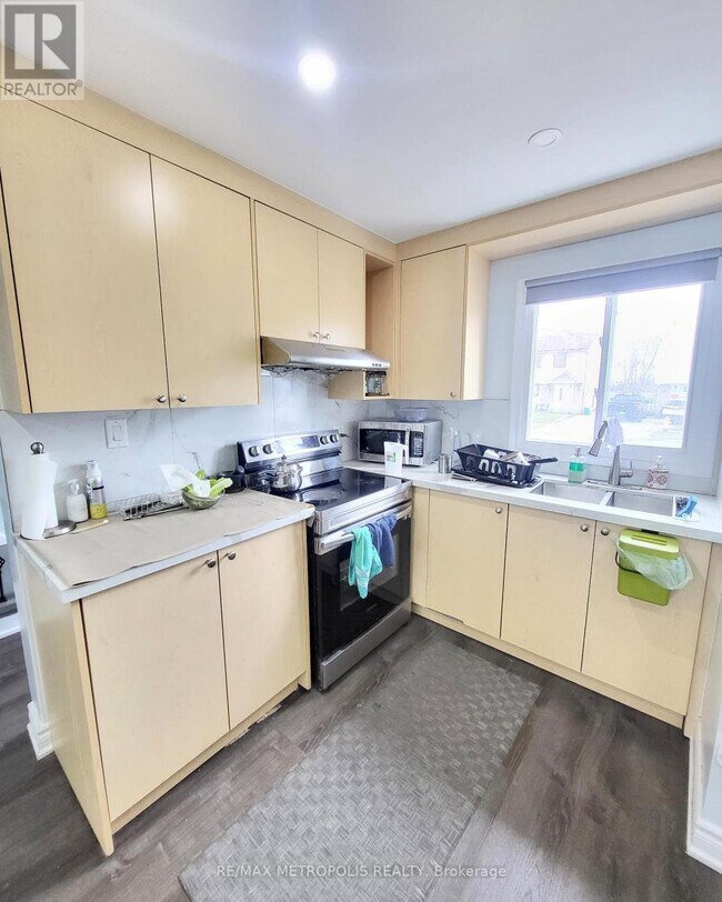 Photo - 1192 Oxford St