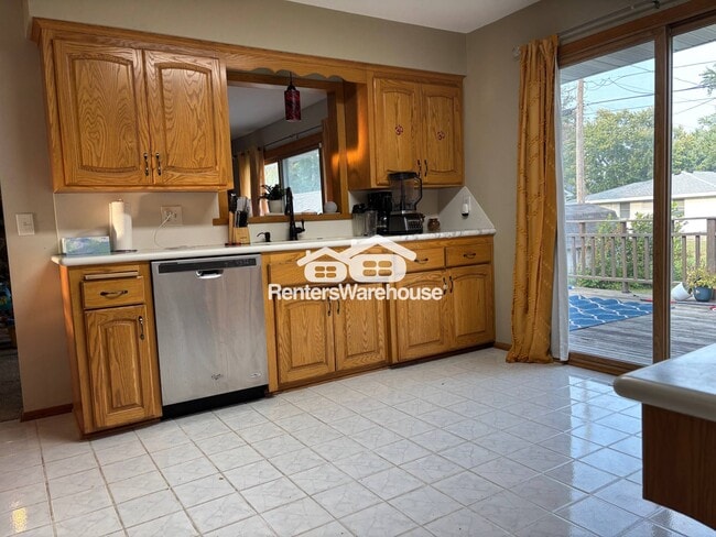 Photo - 9331 Portland Ave S