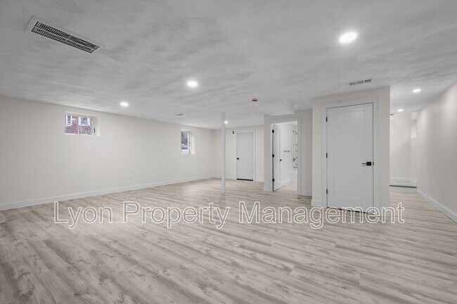 Photo - 183 Congress Ave