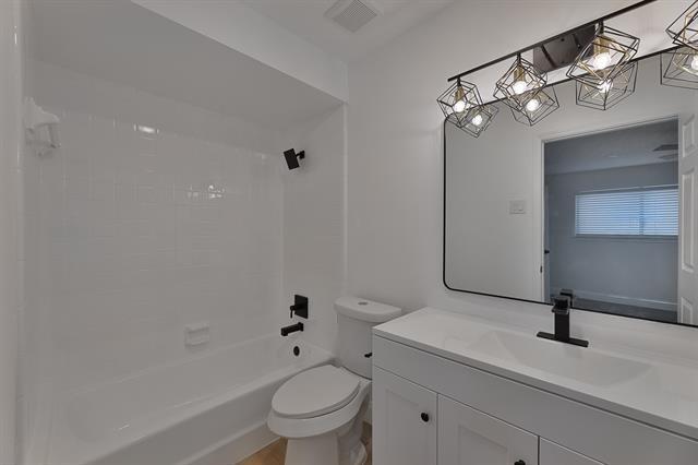 Photo - 521 Headlee St