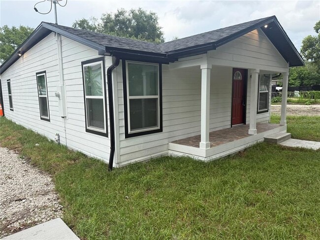 Photo - 225 E Warren Ave