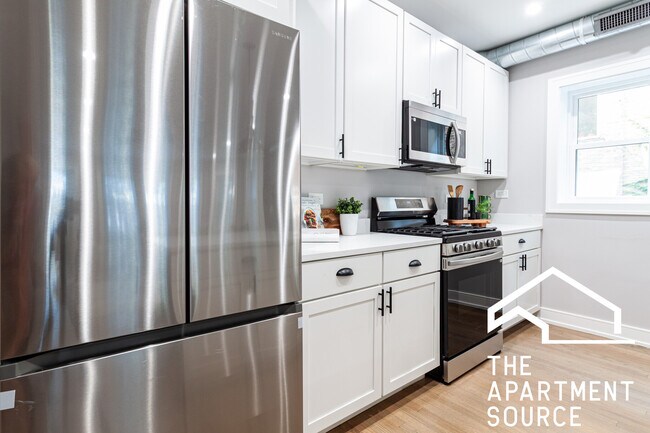 Photo - 2641 W Carmen Ave Unit 3